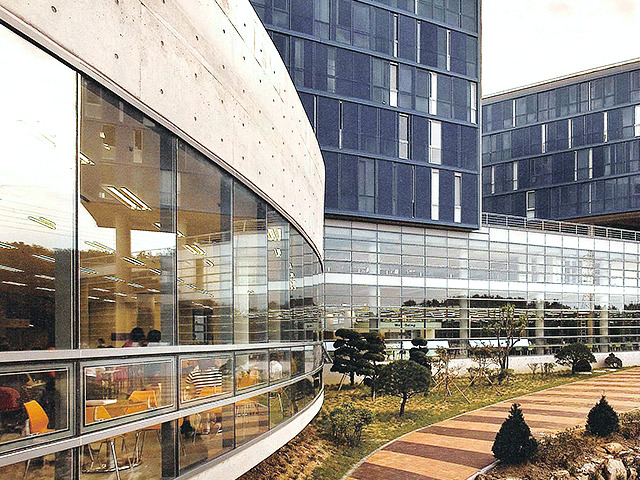 写真：培材（ペジェ）大学外観